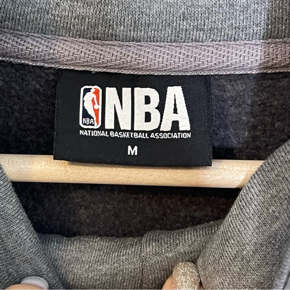 NBA Womens Chicago Bulls Mock Neck Hooded Pullover Sweatshirt Size M Pocket - Picture 9 of 11